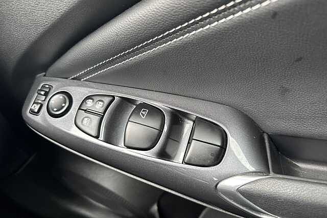 Nissan Juke 1.6 Hybrid N-Connecta 5dr Auto