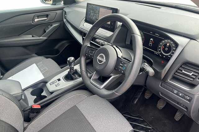 Nissan Qashqai 1.3 DiG-T MH N-Connecta 5dr