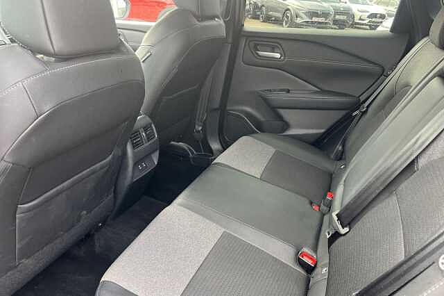 Nissan Qashqai 1.3 DiG-T MH N-Connecta 5dr