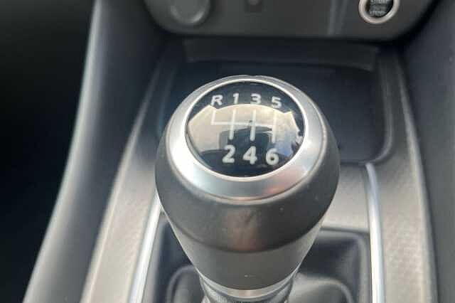 Nissan Qashqai 1.3 DiG-T MH N-Connecta 5dr