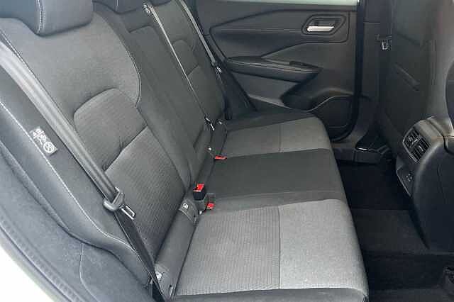 Nissan Qashqai 1.3 DiG-T MH N-Connecta 5dr