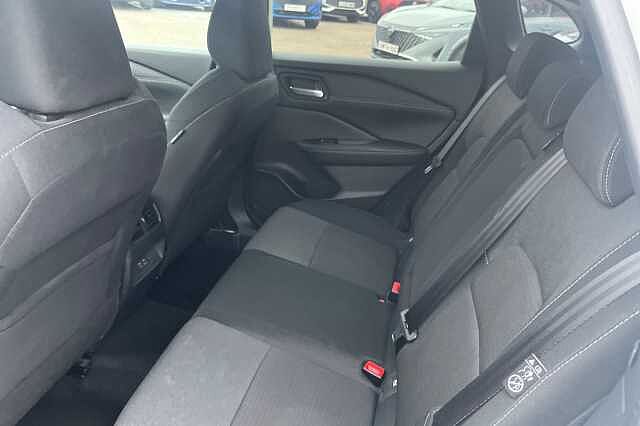 Nissan Qashqai 1.3 DiG-T MH N-Connecta 5dr