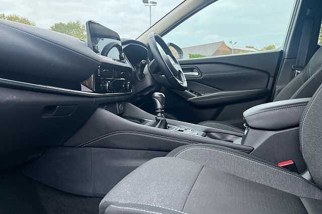 Nissan Qashqai 1.3 DiG-T MH N-Connecta 5dr