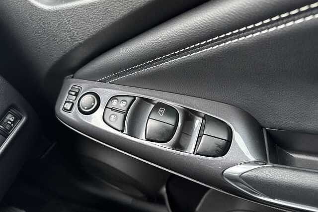 Nissan Juke 1.6 Hybrid N-Connecta 5dr Auto