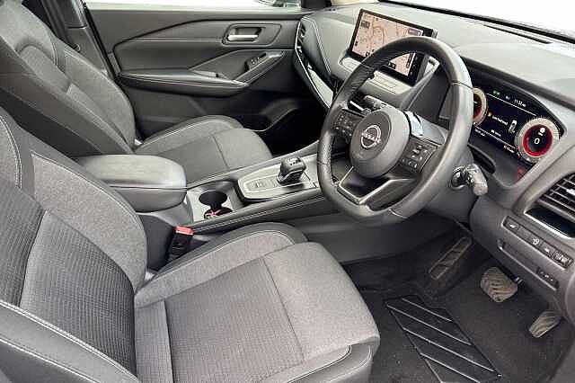 Nissan Qashqai 1.3 DiG-T MH 158 N-Connecta 5dr Xtronic