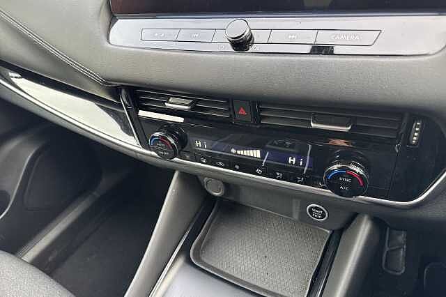 Nissan Qashqai 1.3 DiG-T MH 158 N-Connecta 5dr Xtronic