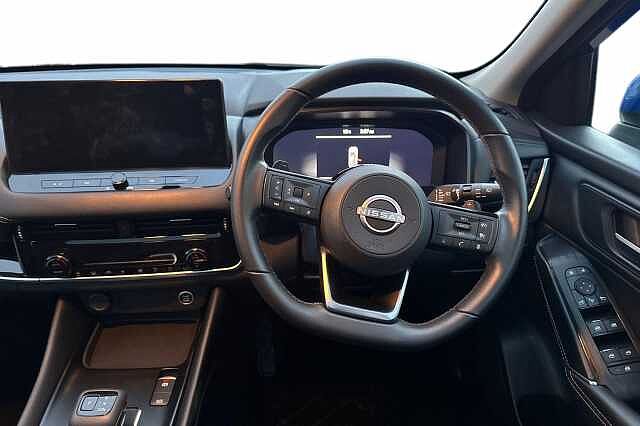 Nissan Qashqai 1.3 DiG-T MH 158 N-Connecta [Glass Rf] 5dr Xtronic