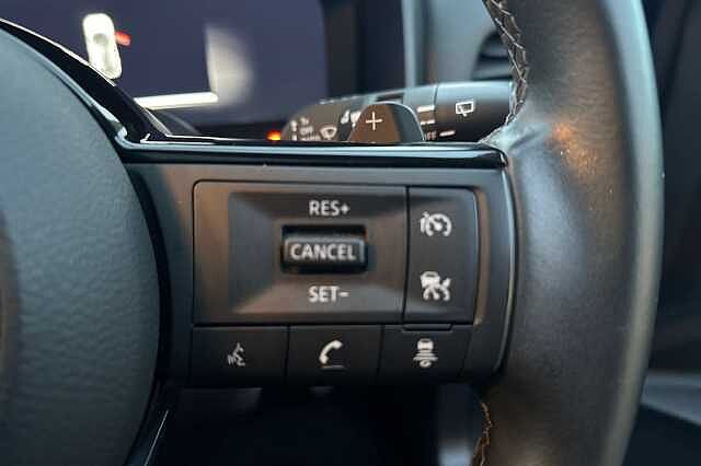 Nissan Qashqai 1.3 DiG-T MH 158 N-Connecta [Glass Rf] 5dr Xtronic