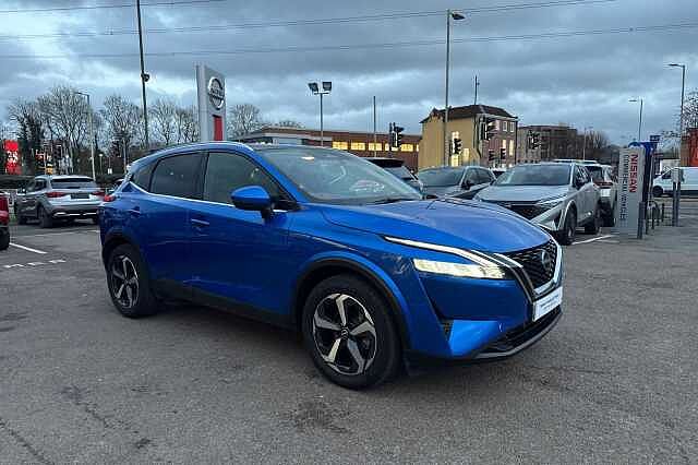 Nissan Qashqai 1.3 DiG-T MH 158 N-Connecta [Glass Rf] 5dr Xtronic