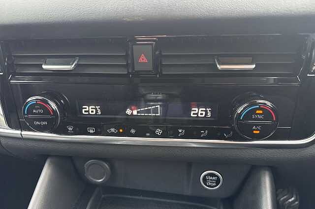 Nissan Qashqai 1.3 DiG-T MH N-Connecta 5dr