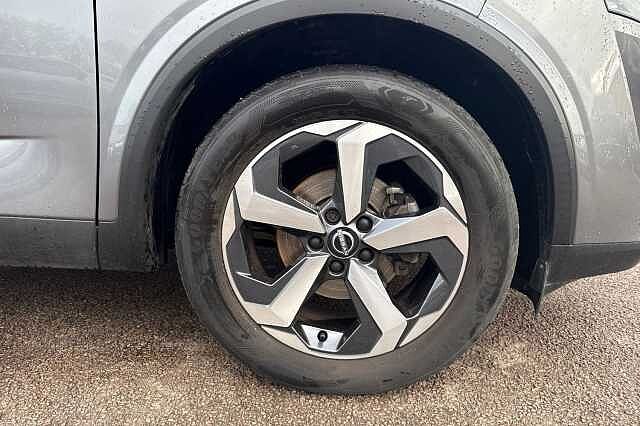 Nissan Qashqai 1.3 DiG-T MH N-Connecta 5dr