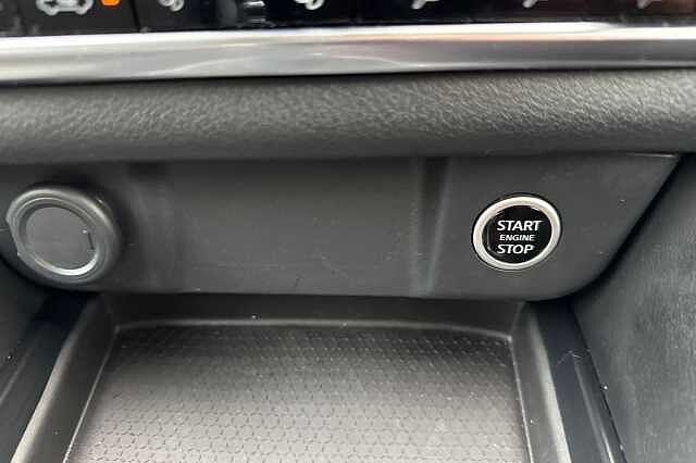 Nissan Qashqai 1.3 DiG-T MH N-Connecta 5dr