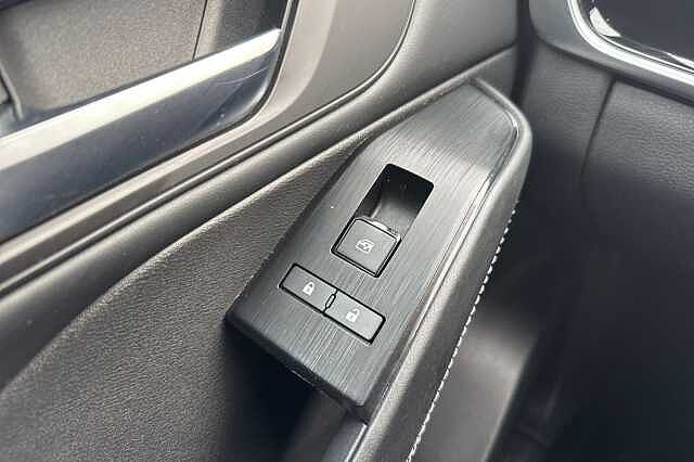 Nissan Qashqai 1.3 DiG-T MH N-Connecta 5dr