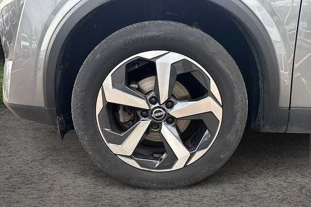 Nissan Qashqai 1.3 DiG-T MH N-Connecta 5dr