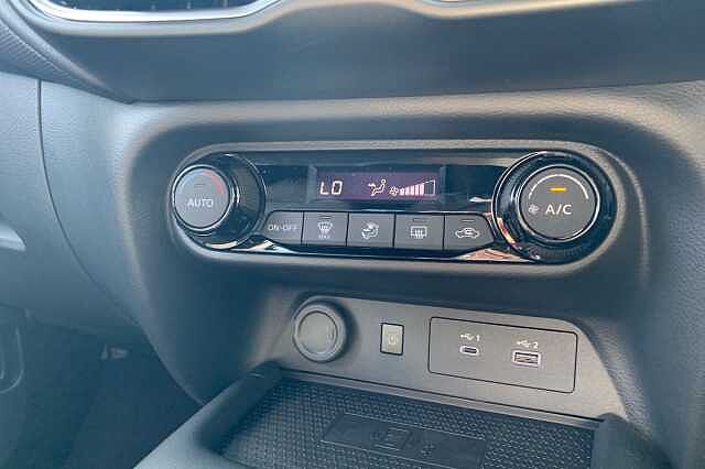 Nissan Juke 1.0 DiG-T N-Connecta 5dr