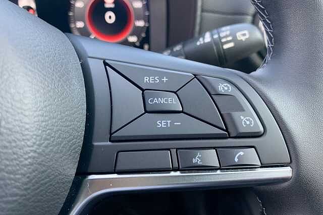 Nissan Juke 1.0 DiG-T N-Connecta 5dr