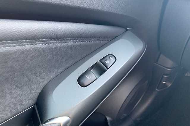 Nissan Juke 1.0 DiG-T N-Connecta 5dr