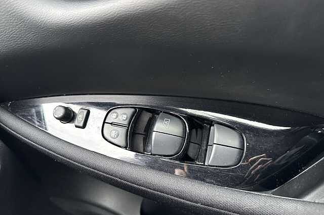 Nissan LEAF 110kW N-Connecta 39kWh 5dr Auto