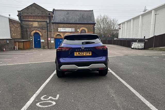 Nissan Qashqai 1.3 DiG-T MH N-Connecta 5dr