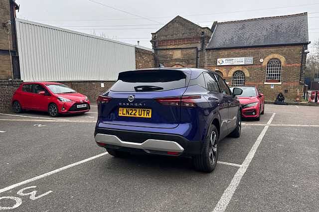 Nissan Qashqai 1.3 DiG-T MH N-Connecta 5dr